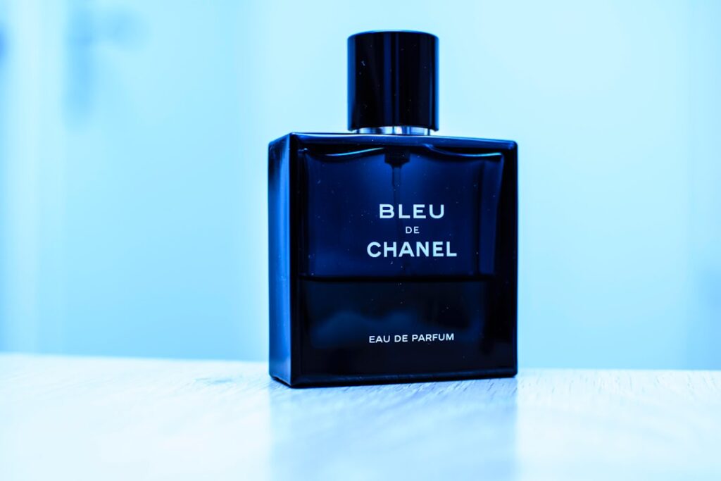 Scent and Sensibility: Choosing the Perfect Fragrance for April’s Social Calendar