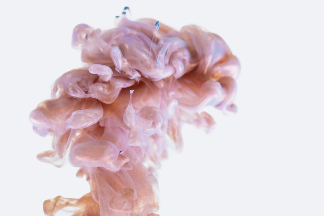 The Psychology of Scent: How Fragrances Affect Mood and Memory in Spring